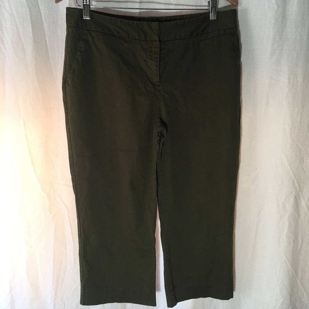 Women’s Attention modern fit capris